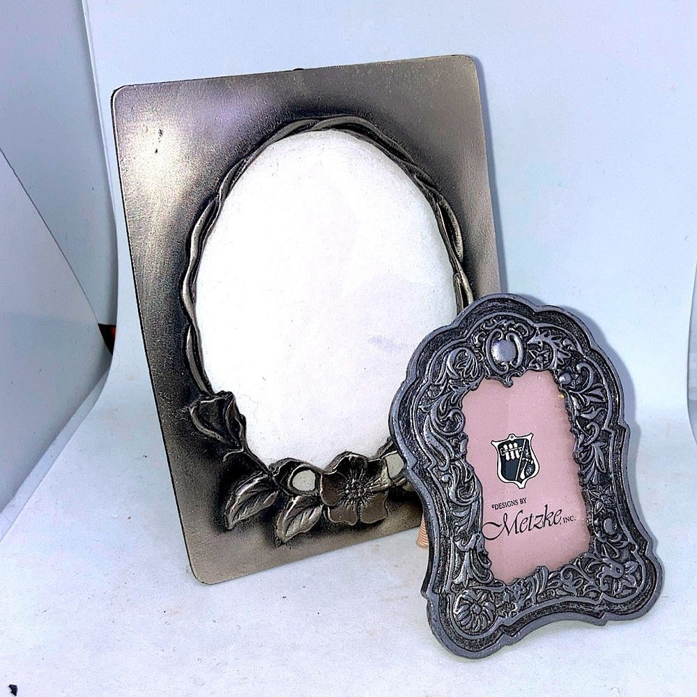 2 Vintage shabby chic romantic Pewter floral table picture frames Metzke 1986